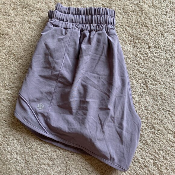 Lululemon Hotty Hot Short II, Long 4" Inseam, Dusty Dawn, size 4 EUC - Picture 6 of 10